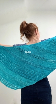 Beach Breeze Shawl by Lena Mathisson