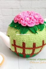 Svetlana Zabelina -  Knitted teapot warmer - Russian