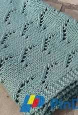 Simple Lace Baby Blanket by Jennifer Knight