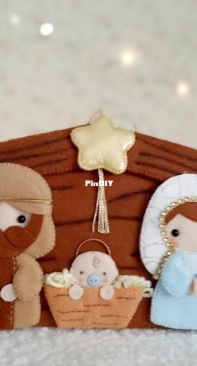 Lua de Mimos - Holy Family Christmas Ornament - Enfeite Natal Sagrada Familia by Ana Penicheiro - Portuguese- Free