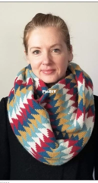 Fast Forward Cowl by Turquoise Toque Designs