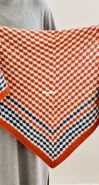 BAO BAO shawl by Isabell Kraemer