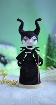 Amigurumis da Vit - Vitória Ferreira - Maleficent - Malévola - Portuguese