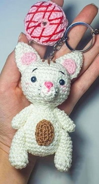 Crafty Lacey - Handmade by Lacey - Keychain Little Cat - Spanish - Translated - Free