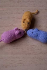 Frankies Knitted Stuff-Sugar Mice by Frankie Brown-Free