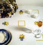Coats Crafts - Toalha de Vasos de Flores / Table cloths with flowers