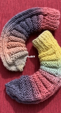 Bananen-Socken by Susanne Shahin- German  English Italian-Free