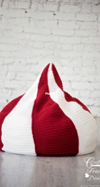 Crafting friends desig _ peppermint kiss bean bag or pouf crochet pattern _ English