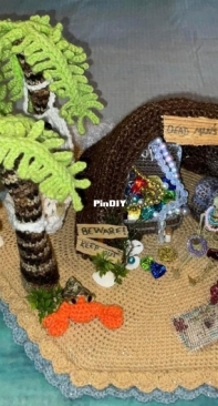 Pirate treasure reef with a cave!!