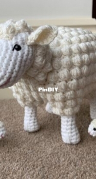 Laura Loves Crochet - Laura Sutcliffe - Sheep with lambs