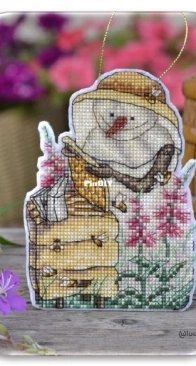 Snowman Beekeeper by Ludmoin