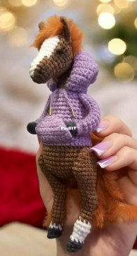 Horses in Hoodie - SnowyAmicraft