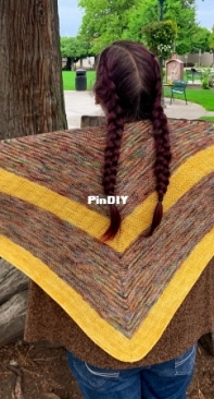 Everyday Shawl by Kelly Spenhoff-Free