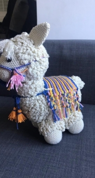 Red Heart - Llama No Drama
