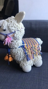 Red Heart - Llama No Drama