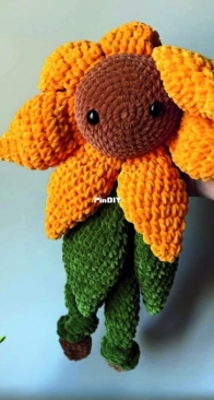 Fluffy Toys Hugs - Mariana Prots - Sunflower