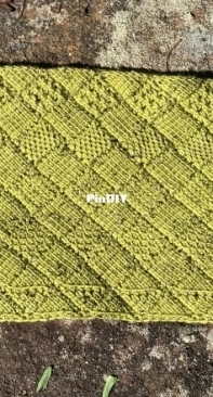 Abbey made - Tessellated Sampler Cowl  - Free