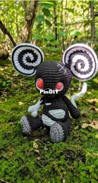 Flowcon Crochet T and B - tanflowconcrochet - Tanya Corbeill - The Zombie Mouse
