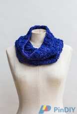 Magpie Fibers-Royal Mile Cowl by Dami Hunter-Free