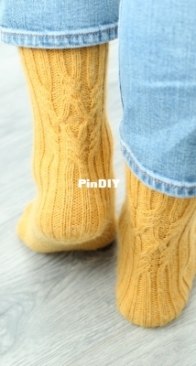 Vena Socks by Anya Zhiltsova - Russian