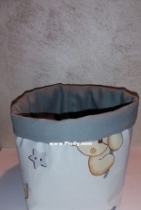 basket and cleansing wipe