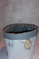 basket and cleansing wipe