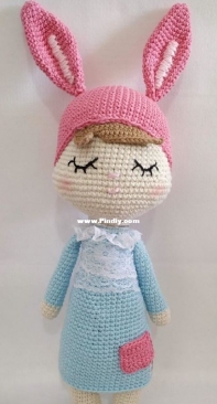 Fios Que Formam - Andréia Lira Pascoal - Ângela Metoo Doll Bunny Version  - Boneca Ângela Metoo Versão Coelha - Portuguese
