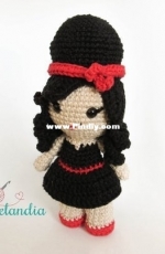 Crochelandia - Rose Nogueira - Toy Art Amy Winehouse