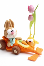 Mala Designs - Mandy Herrmann - Carrot Car with bunnies and chicken