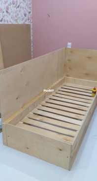 DIY bed for a little girl