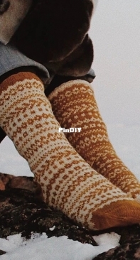 Clairdelune Socks by The Petiteknit  - English