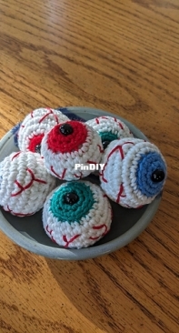Grid Mammal Crafts - Bright Eyes - free