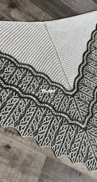 Moss Agate Shawl by Julia Decker - Russian Translated