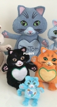 Nonnie Noo Creations - Tim Tom Cat and Family ITH - Machine Embroidery -  Dutch/English