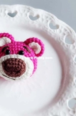 Tu Zhi Xiaojie - Strawberry Bear - Chinese