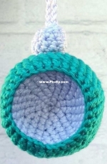 Haakbaak - Marjolein Flick - Hollow Christmas Tree Bauble - Free