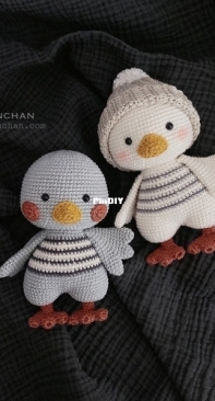 Hainchan Design - Hainchan - Hanh Tran - Nora the Little Duck - Russian - Translated