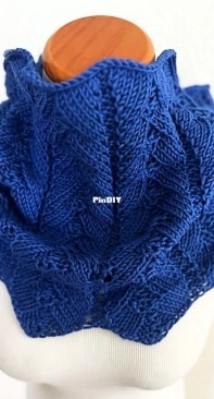 Grotto cowl by Petra Breakstone