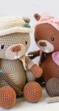 Blue Sparrow Handmade - Bianca Flatman - Hazel & Chester the Beavers