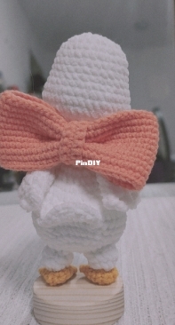 Bow duck