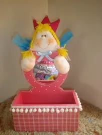 Hada con espejo en madera