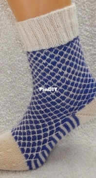 Neele Netz Socken by Heike Häuptner-German - Free
