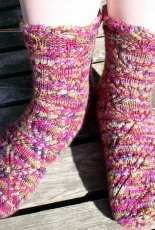 Chartres Chaussettes/Socks  by Sara Morris -English-Free