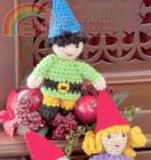 Yarnspirations - Red Heart LW2656  -  Kj Hay - Gnome Family - Free
