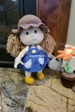 Havva Gardener girl