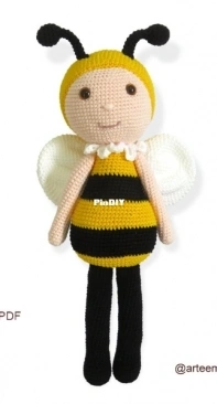 Arte e Manha Kids - Carla Meira - Little Bee Doll - Boneca Abelhinha - Portuguese