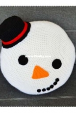 Bunnies and Yarn - Michelle Alvarez - Snowman Pillow