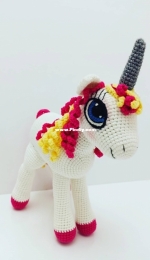 Amigurumi unicorn