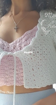 Je ne sais quoi Cardigan by Moonchain - English