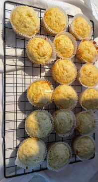 dandelion muffins